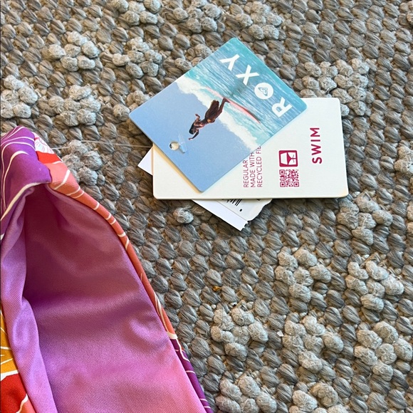 🐠🏄🏼‍♀️ROXY tropical ‘bell bottom blooms’ high waist midi coverage bottoms ☮️ 🌈 - Picture 2 of 6